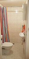 3. Toilette mit Dusche, Eingang vom Schlafzimmer für 4 Personen